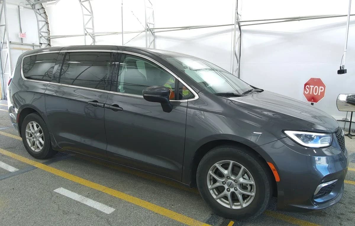 2023 CHRYSLER PACIFICA TOURING L 121.6" WB 4