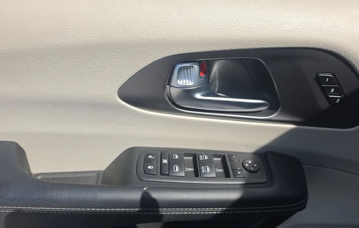 2023 CHRYSLER PACIFICA TOURING L 121.6" WB 6