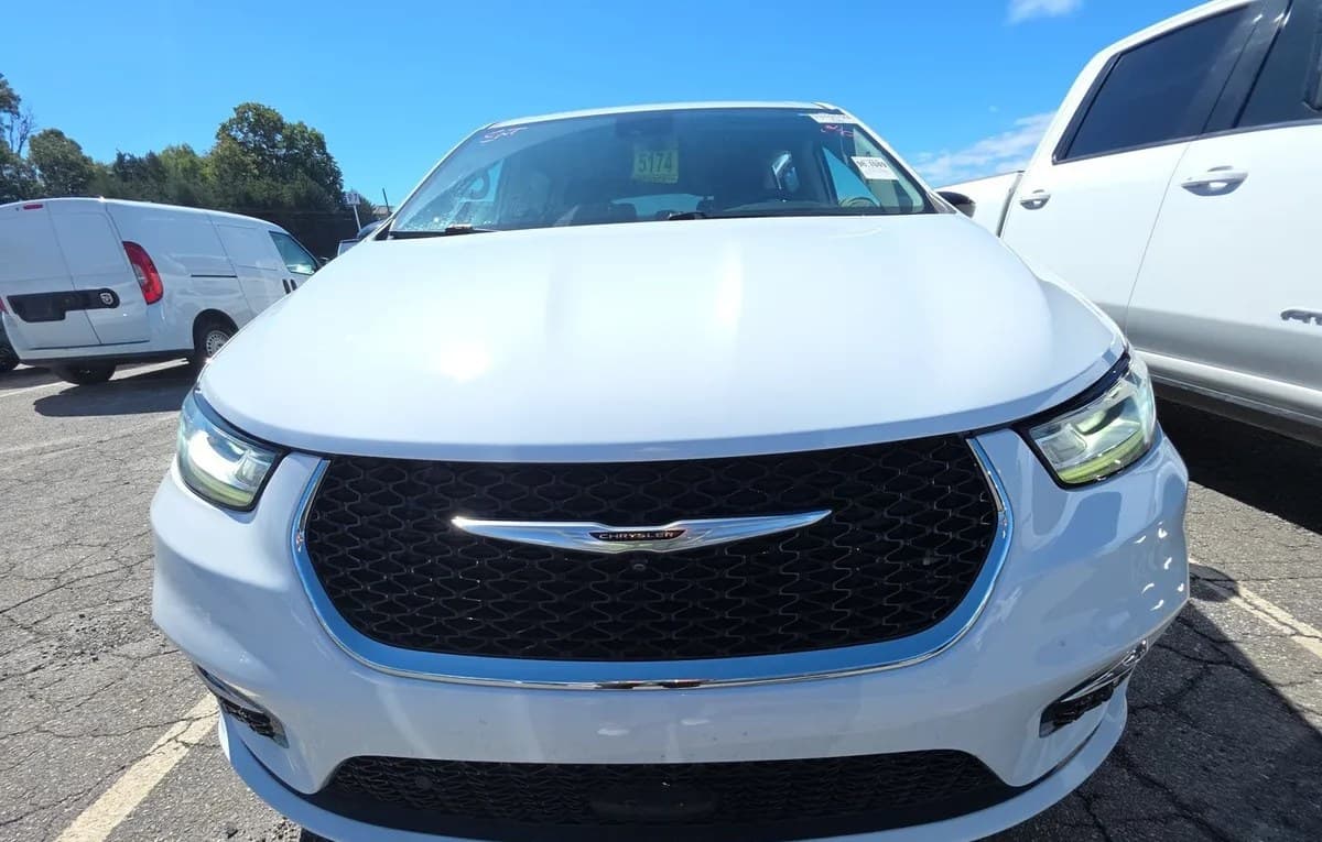 2024 CHRYSLER PACIFICA 3