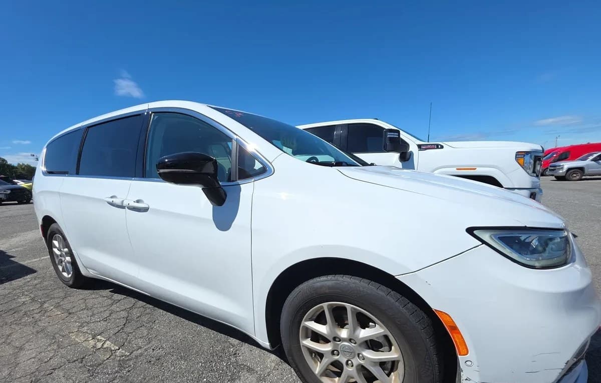 2024 CHRYSLER PACIFICA 4