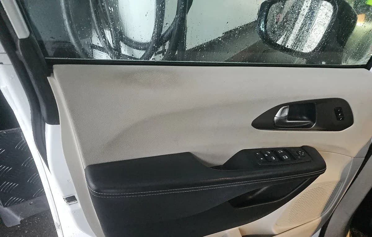 2024 CHRYSLER PACIFICA 6
