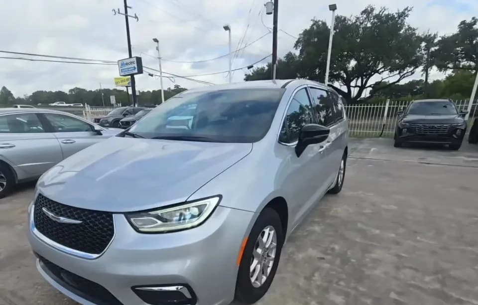 2024 CHRYSLER PACIFICA TOURING L 121.6" WB 2