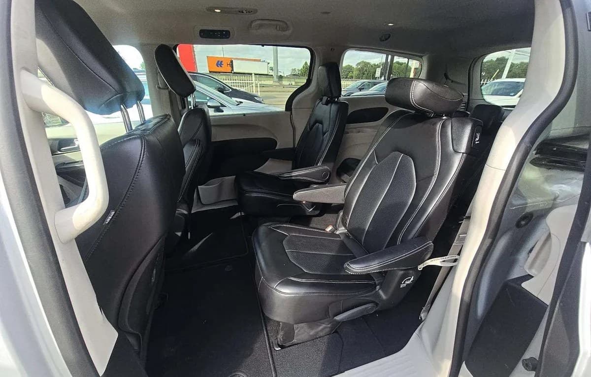 2024 CHRYSLER PACIFICA TOURING L 121.6" WB 7