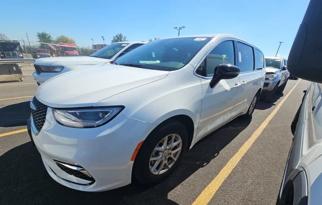 2025 CHRYSLER PACIFICA SELECT 121.6" WB