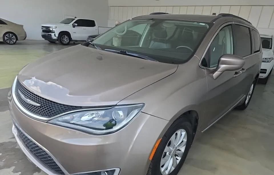 2017 CHRYSLER PACIFICA TOURING L 121.6" WB 1