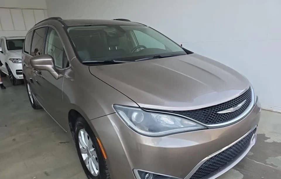 2017 CHRYSLER PACIFICA TOURING L 121.6" WB 4