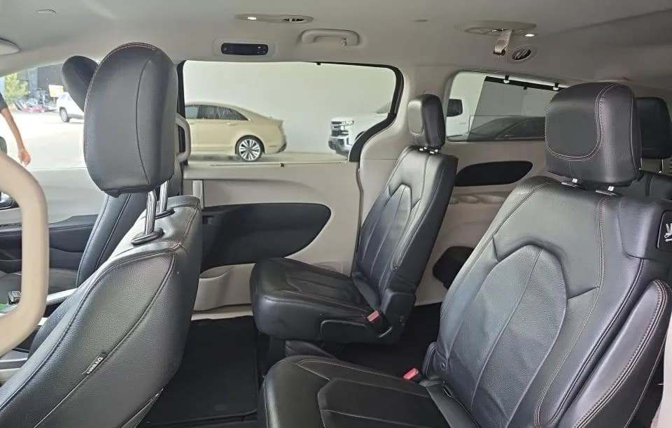 2017 CHRYSLER PACIFICA TOURING L 121.6" WB 7