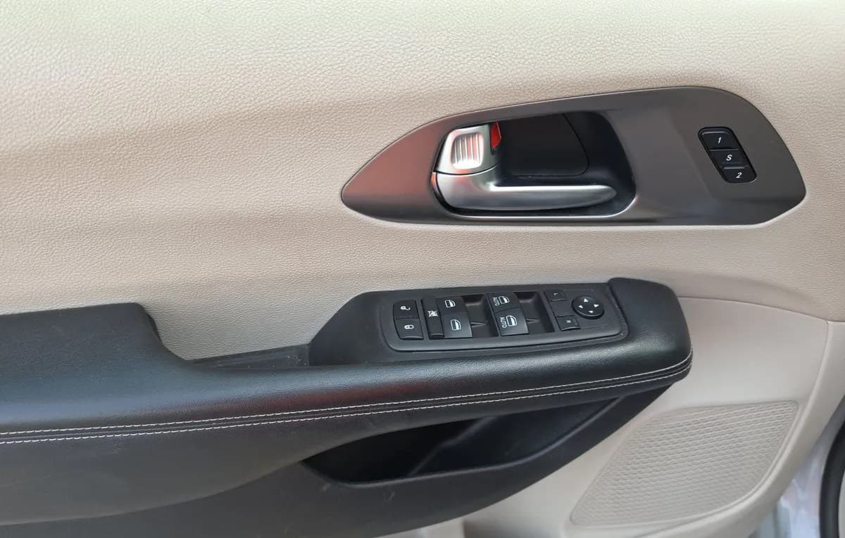 2021 CHRYSLER PACIFICA TOURING L 121.6" WB 6