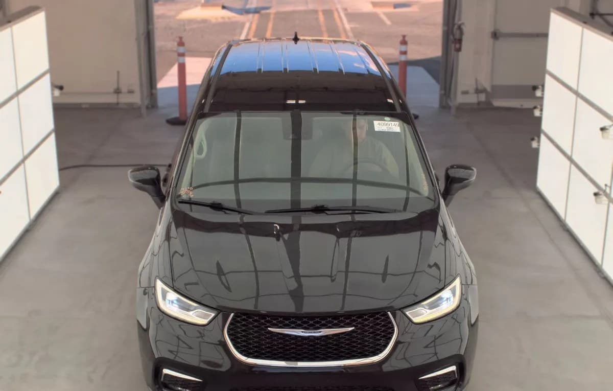 2023 CHRYSLER PACIFICA TOURING L 121.6" WB 3