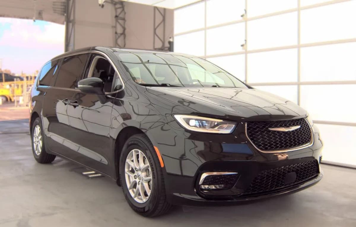2023 CHRYSLER PACIFICA TOURING L 121.6" WB 4