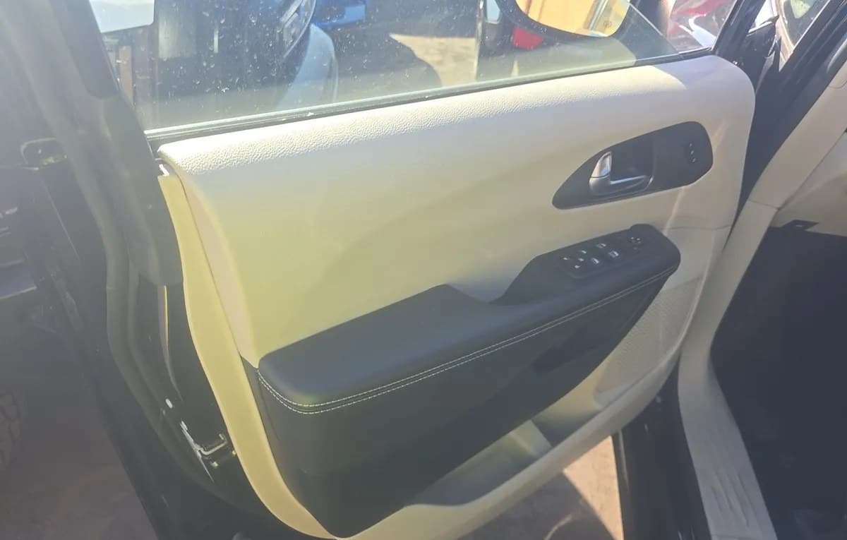 2023 CHRYSLER PACIFICA TOURING L 121.6" WB 6