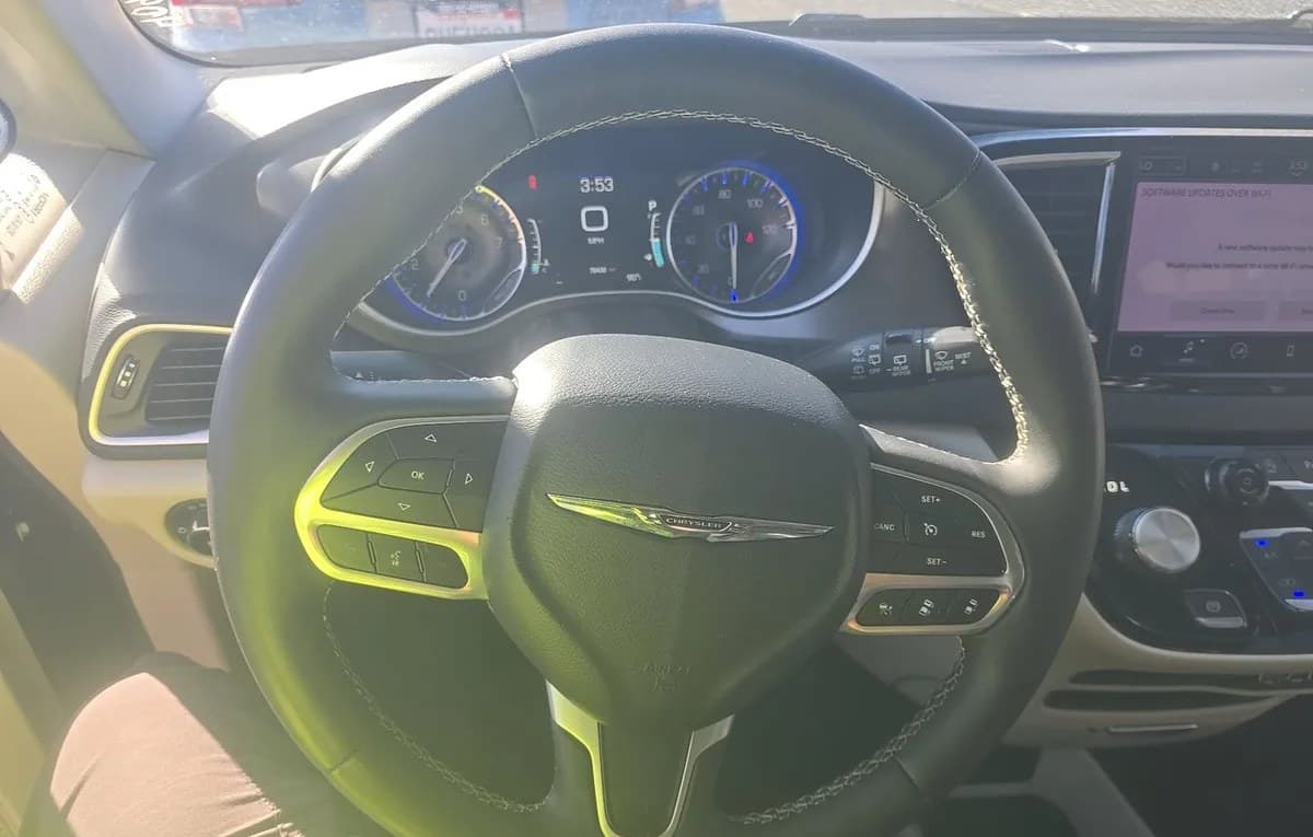 2023 CHRYSLER PACIFICA TOURING L 121.6" WB 7