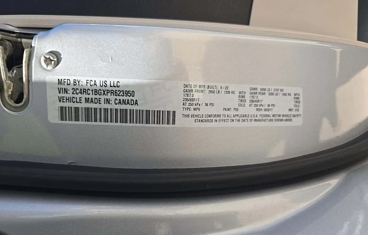 2023 CHRYSLER PACIFICA TOURING L 121.6" WB 3