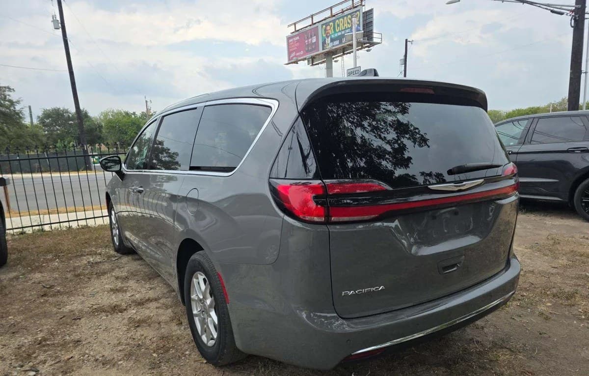 2025 CHRYSLER PACIFICA SELECT 121.6" WB 3