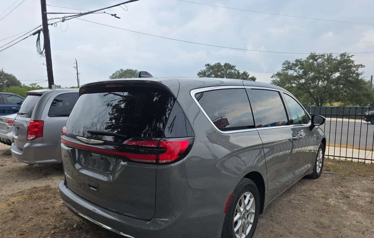 2025 CHRYSLER PACIFICA SELECT 121.6" WB 4