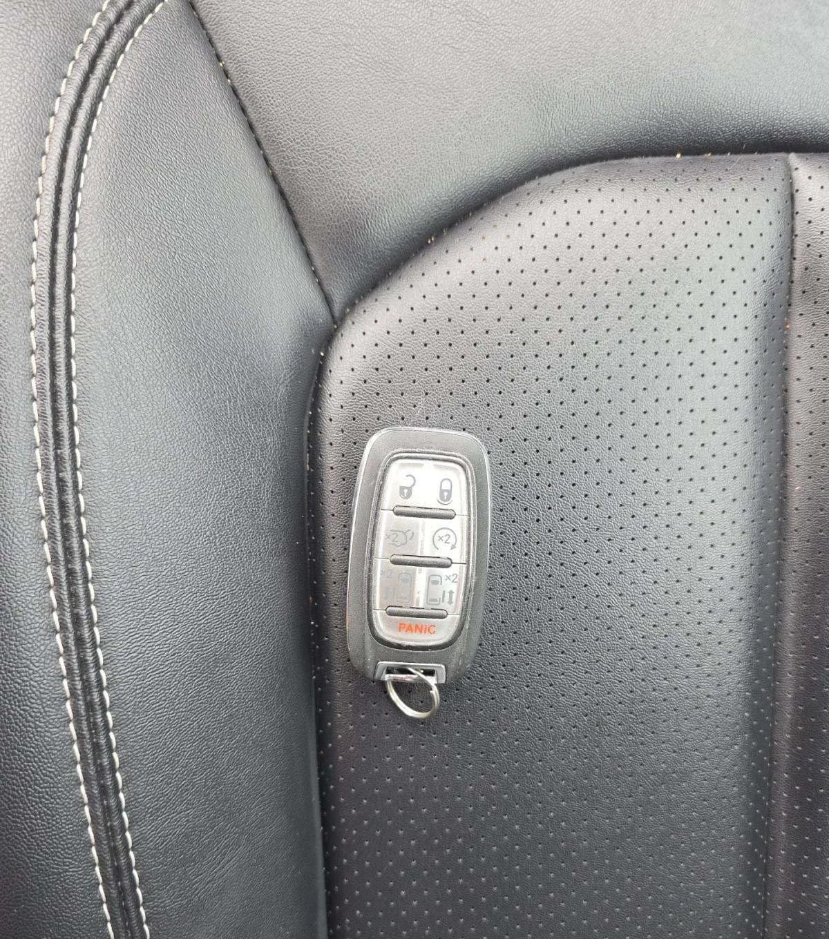 2025 CHRYSLER PACIFICA SELECT 121.6" WB 5