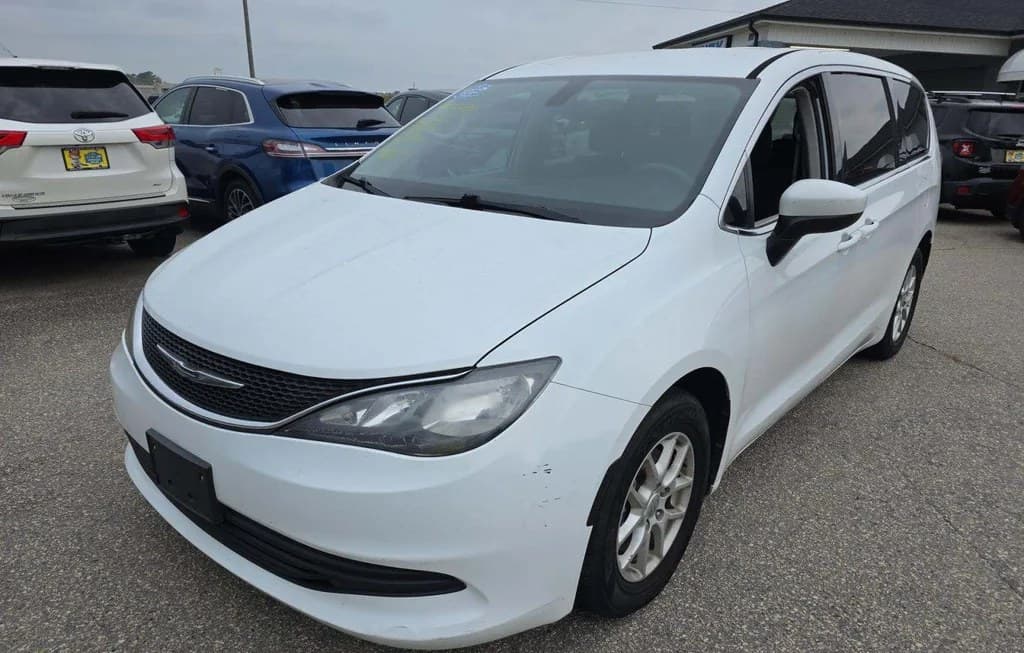 2017 CHRYSLER PACIFICA LX 121.6" WB 1