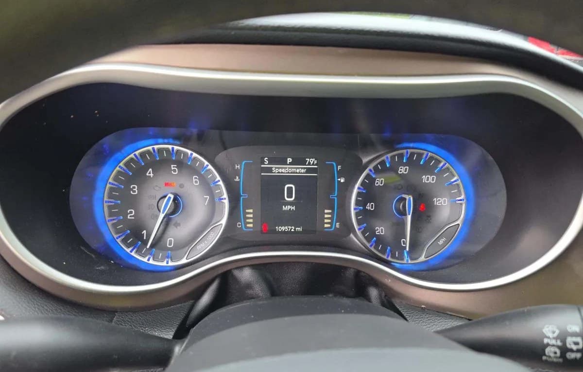 2017 CHRYSLER PACIFICA LX 121.6" WB 5