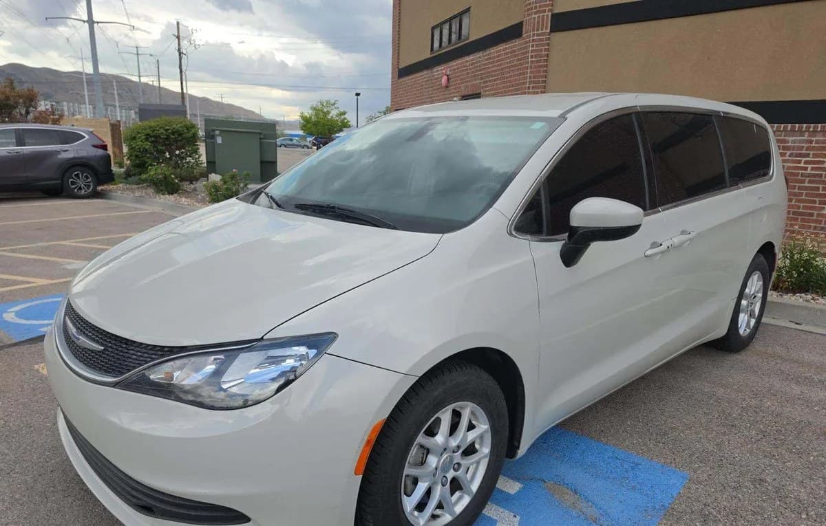 2019 CHRYSLER PACIFICA LX 121.6" WB 2