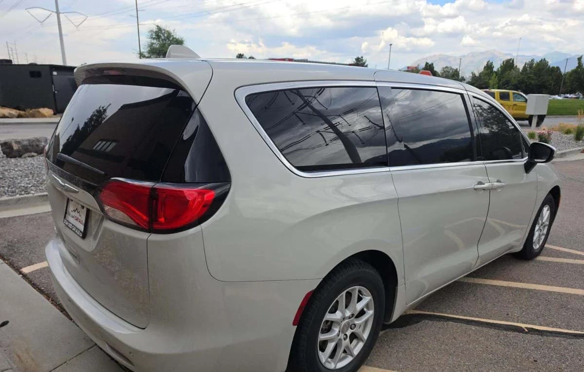 2019 CHRYSLER PACIFICA LX 121.6" WB 4