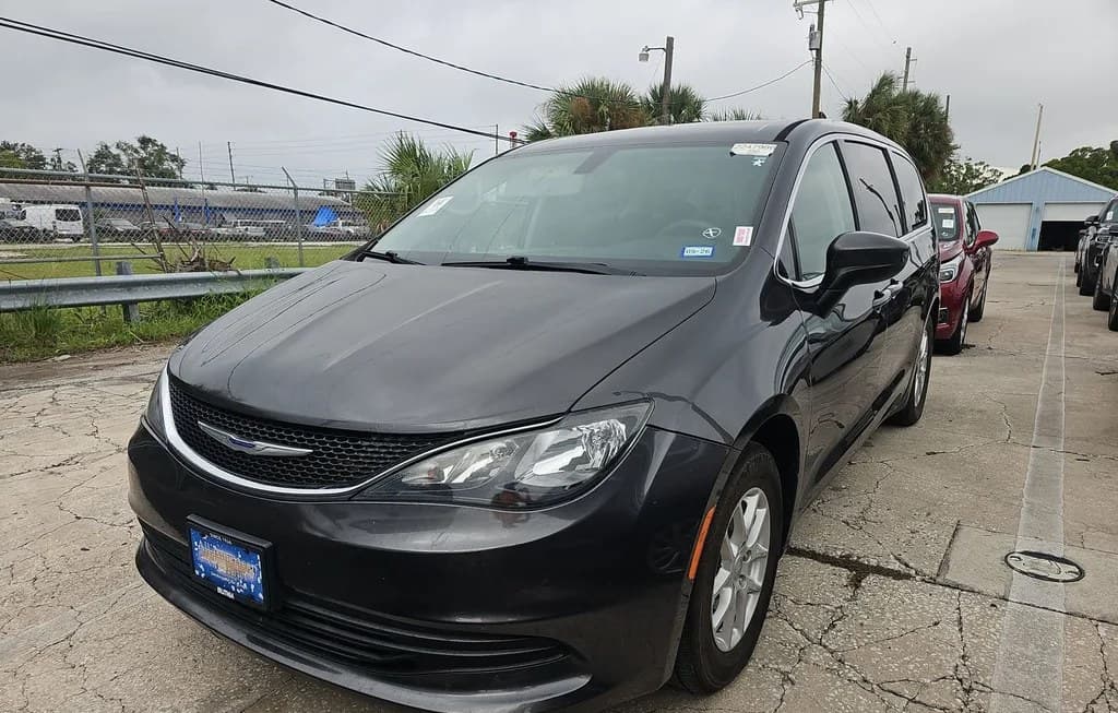 2019 CHRYSLER PACIFICA LX 121.6" WB 1