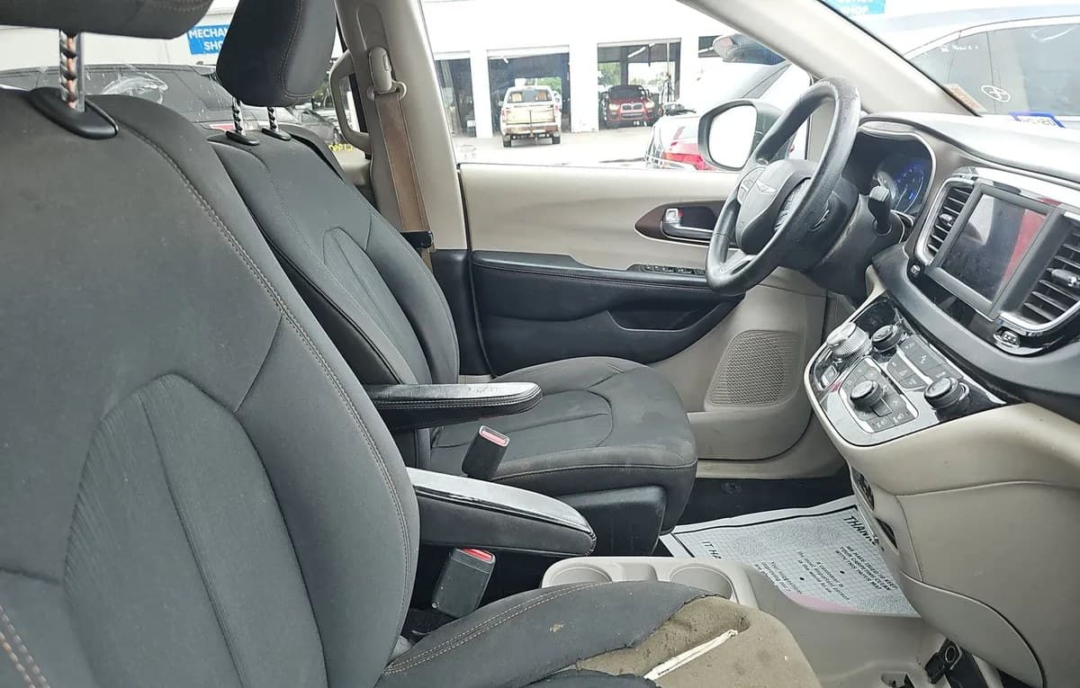 2019 CHRYSLER PACIFICA LX 121.6" WB 5