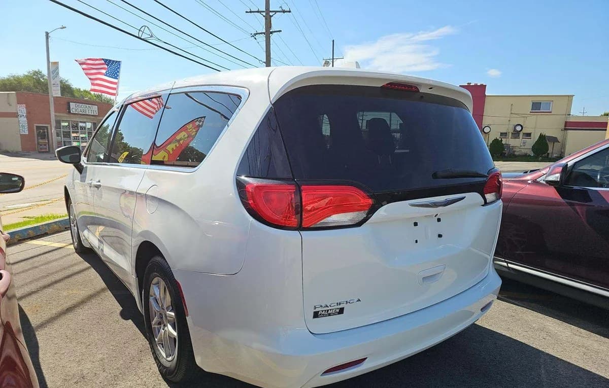 2017 CHRYSLER PACIFICA LX 121.6" WB 3