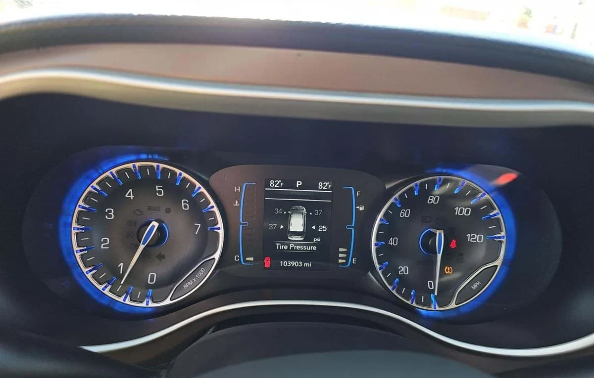 2017 CHRYSLER PACIFICA LX 121.6" WB 6