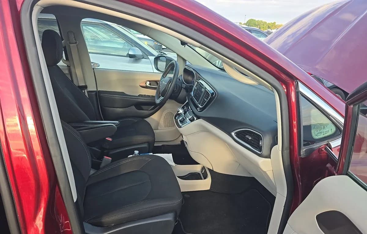 2023 CHRYSLER VOYAGER LX 121.6" WB 5