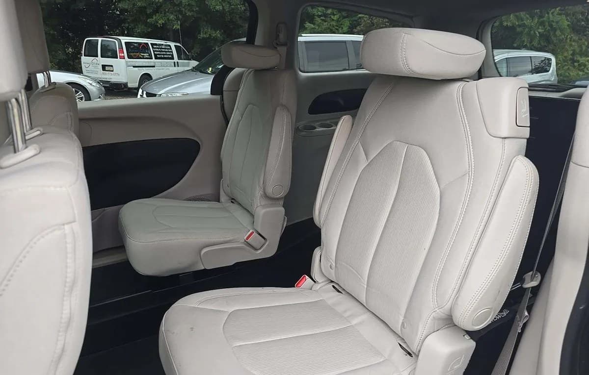 2017 CHRYSLER PACIFICA LX 121.6" WB 7