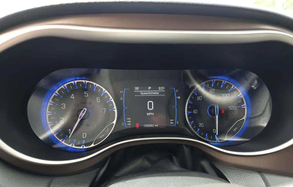 2017 CHRYSLER PACIFICA LX 121.6" WB 6