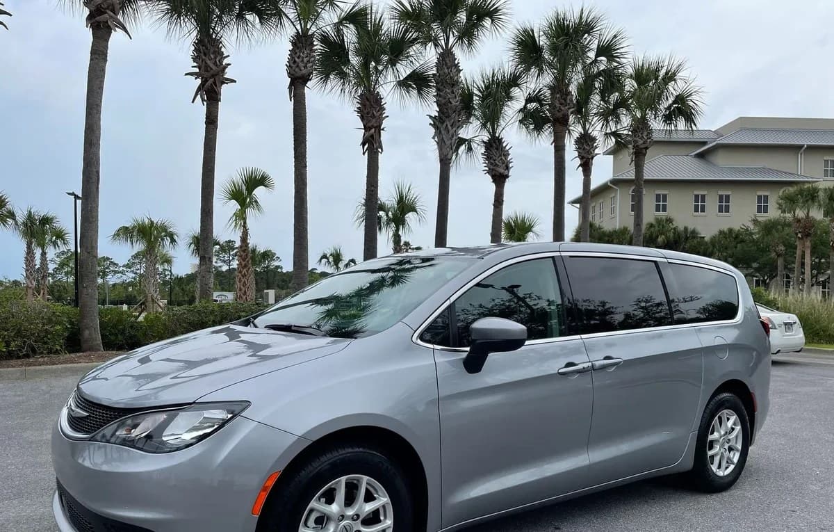 2021 CHRYSLER VOYAGER LX 2