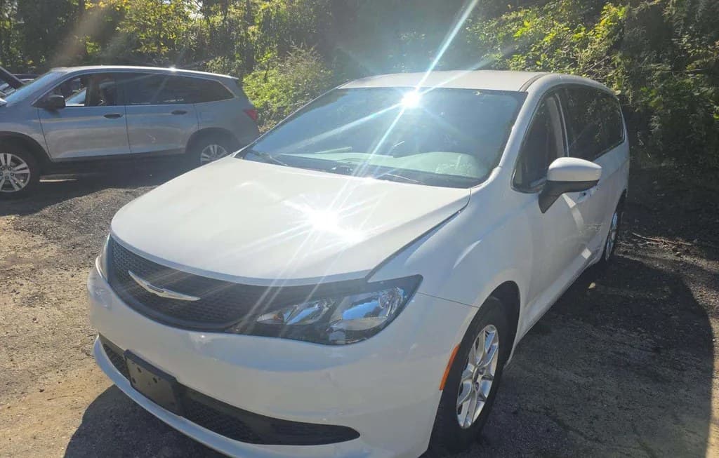 2022 CHRYSLER VOYAGER LX 121.6" WB