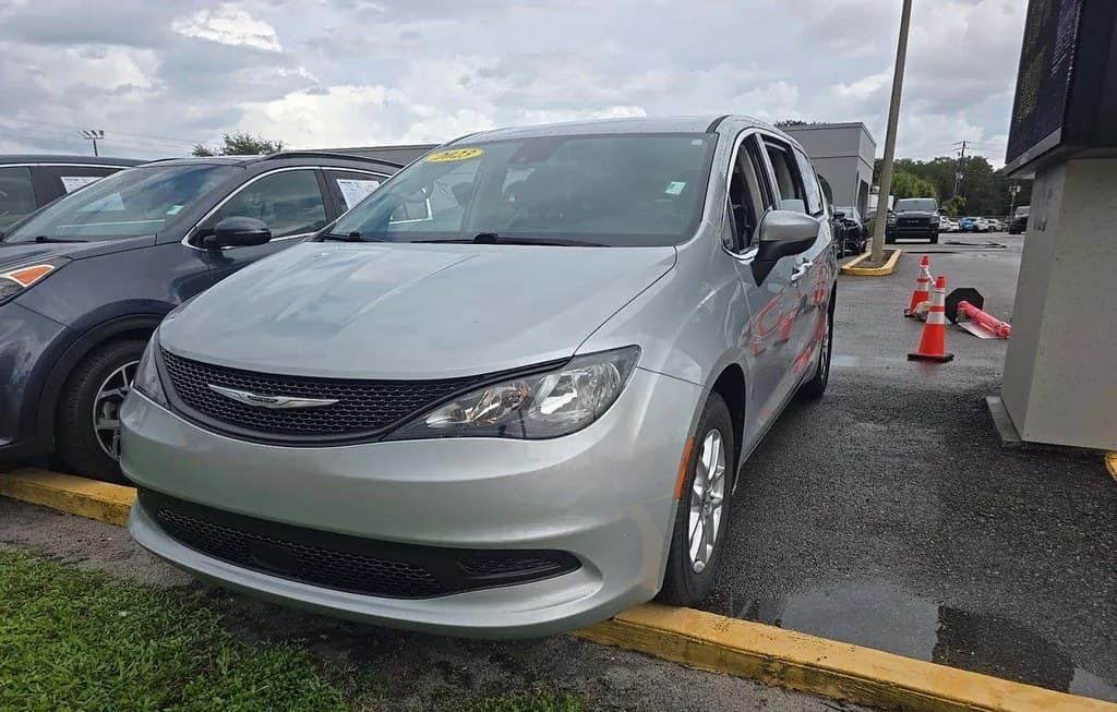 2023 CHRYSLER VOYAGER LX 121.6" WB