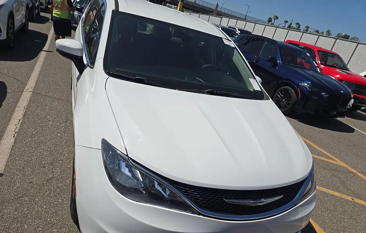 2019 CHRYSLER PACIFICA LX 121.6" WB 3