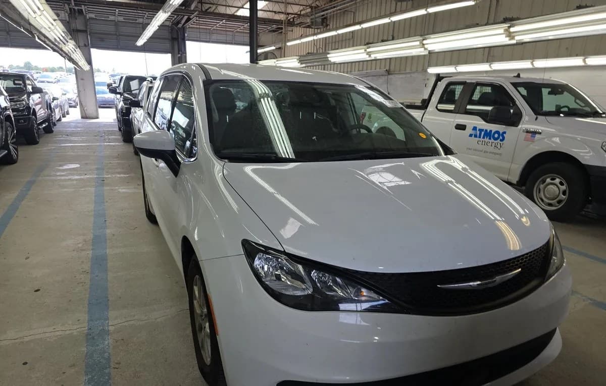 2023 CHRYSLER VOYAGER LX 121.6" WB 4
