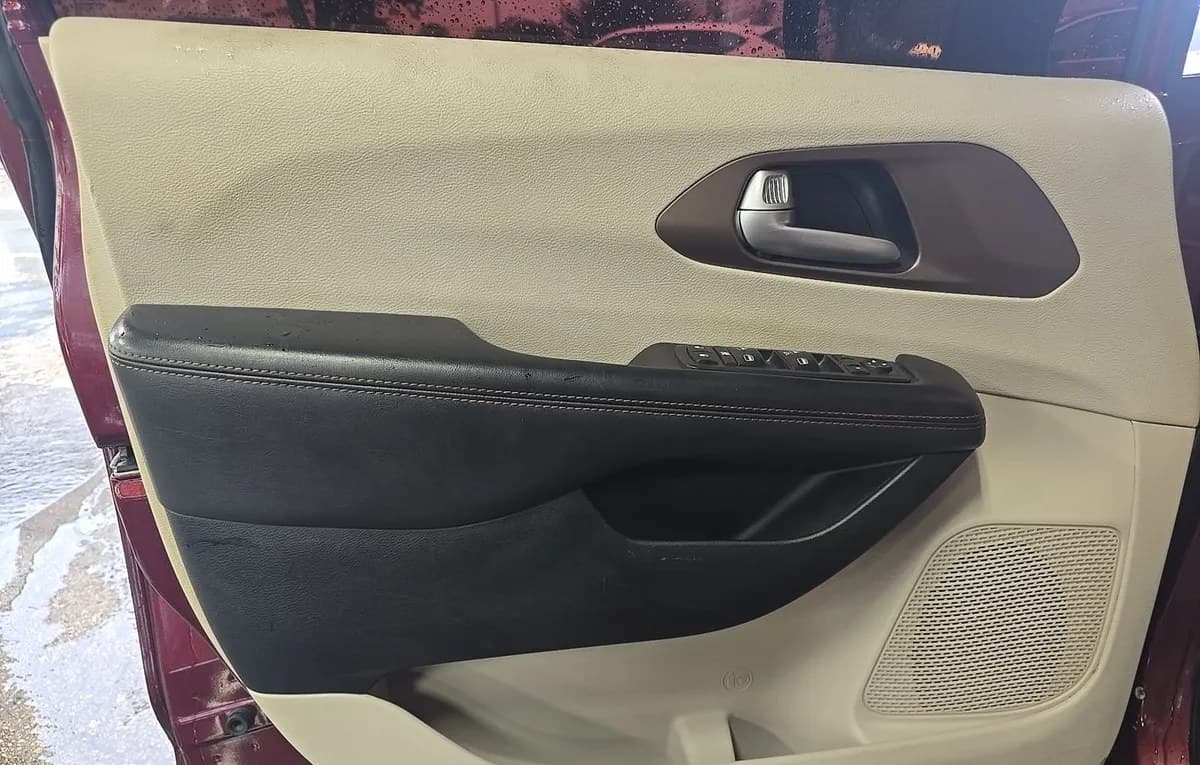2017 CHRYSLER PACIFICA TOURING 121.6" WB 6