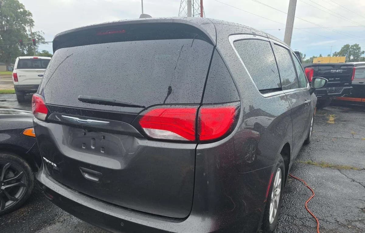 2017 CHRYSLER PACIFICA TOURING 121.6" WB 4
