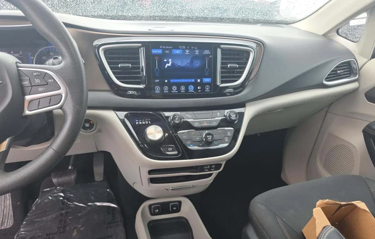 2017 CHRYSLER PACIFICA TOURING 121.6" WB 7