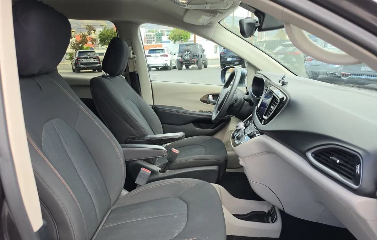 2017 CHRYSLER PACIFICA TOURING 121.6" WB 5