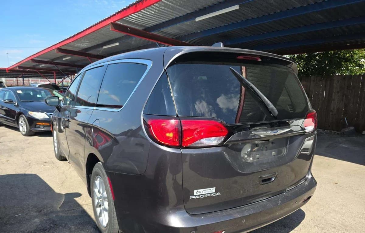 2018 CHRYSLER PACIFICA TOURING 121.6" WB 3