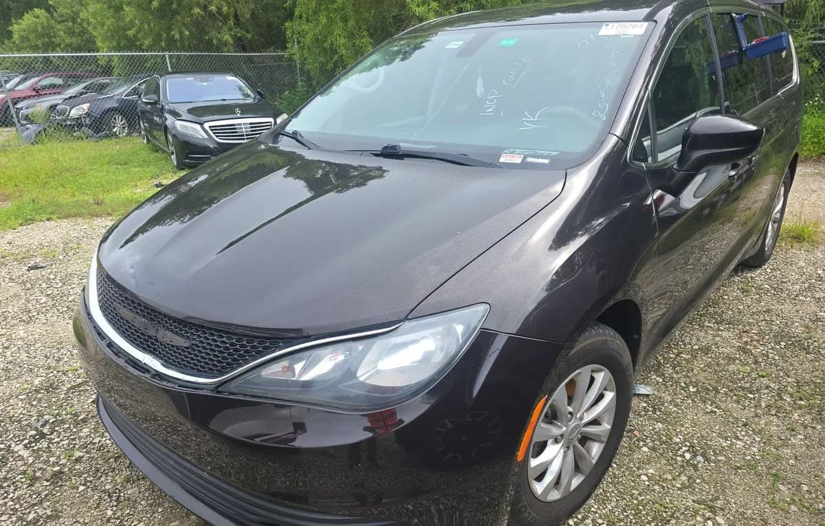 2017 CHRYSLER PACIFICA TOURING 121.6" WB 2