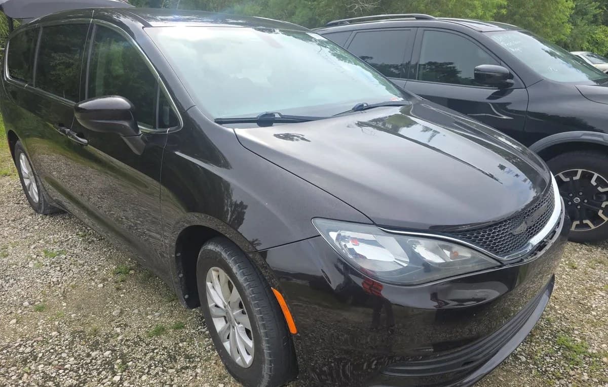 2017 CHRYSLER PACIFICA TOURING 121.6" WB 4