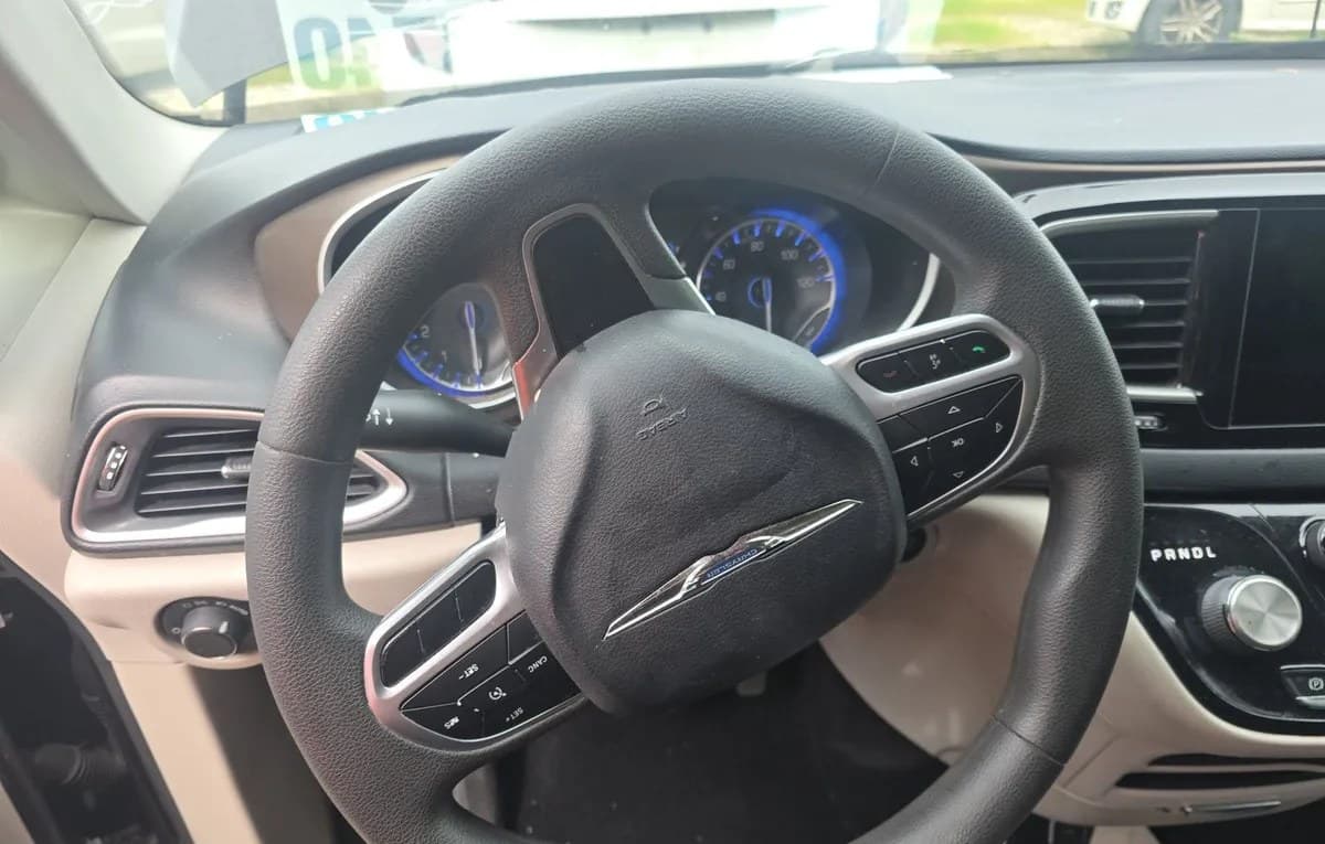 2017 CHRYSLER PACIFICA TOURING 121.6" WB 7