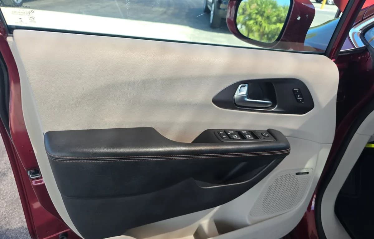 2020 CHRYSLER PACIFICA TOURING L PLUS 121.6" WB 6