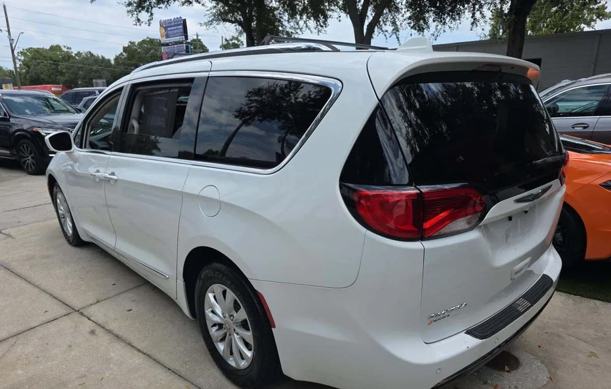 2017 CHRYSLER PACIFICA TOURING L PLUS 121.6" WB 3