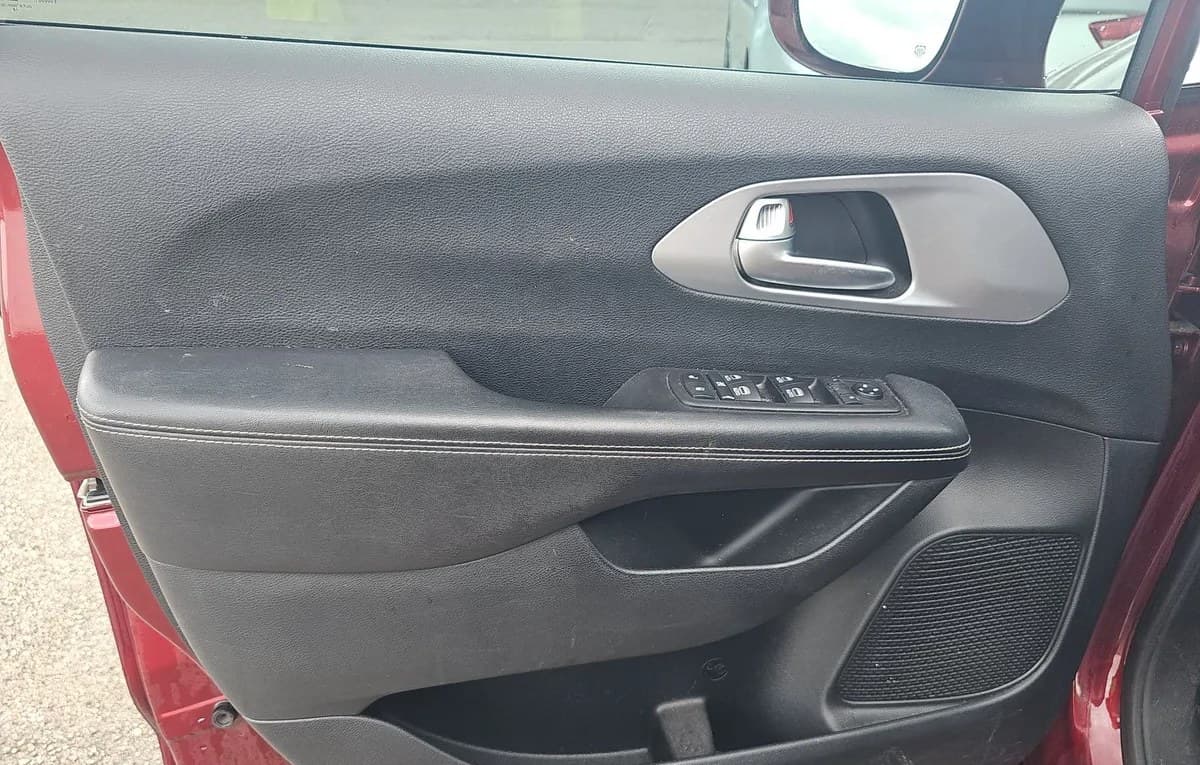 2018 CHRYSLER PACIFICA TOURING L PLUS 121.6" WB 6