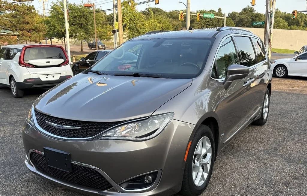 2017 CHRYSLER PACIFICA TOURING L PLUS 121.6" WB 1