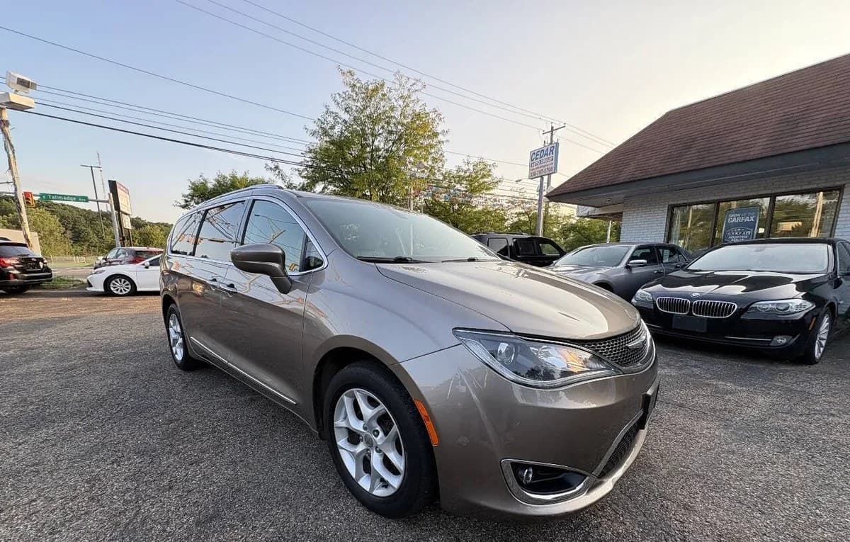 2017 CHRYSLER PACIFICA TOURING L PLUS 121.6" WB 5