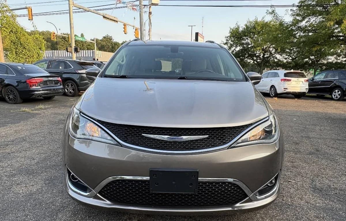 2017 CHRYSLER PACIFICA TOURING L PLUS 121.6" WB 6
